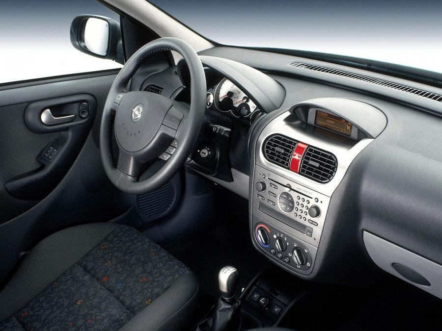  Opel Corsa 5-Door 2000 года  (фото 2 из 20)